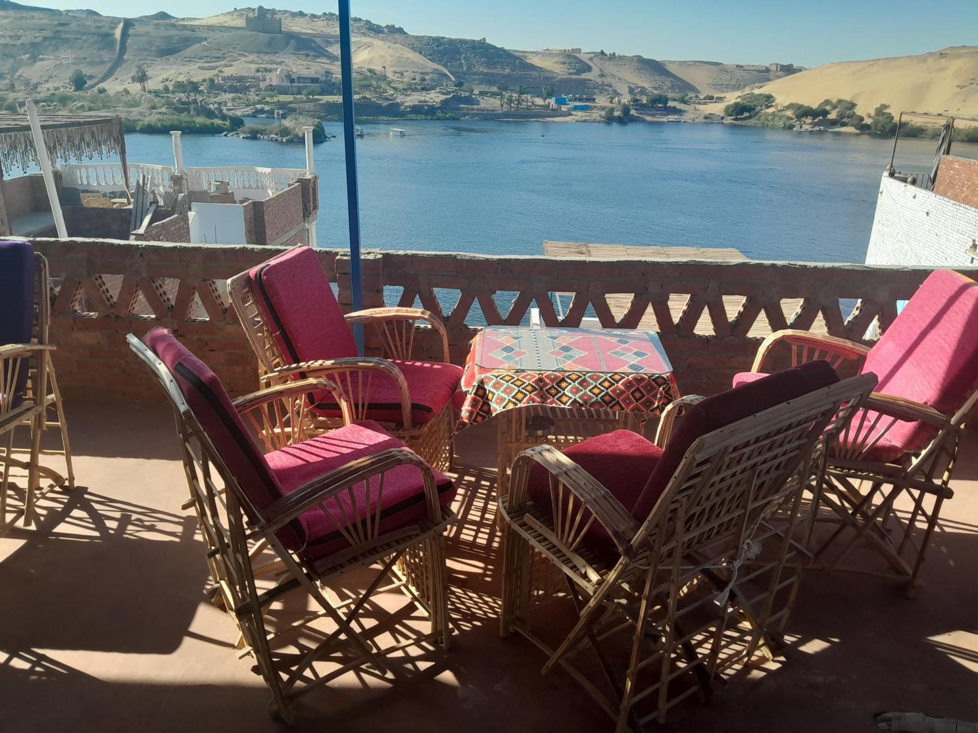 Labib Guest House Aswan Bagian luar foto